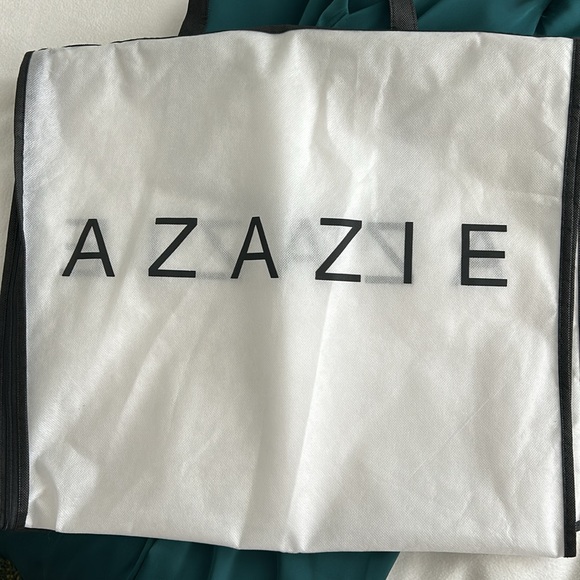 Azazie emerald green maxi dress. Size A10. Official color name is PINE - Picture 13 of 13